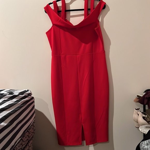 Red Dress- Semi Casual - Picture 4 of 6